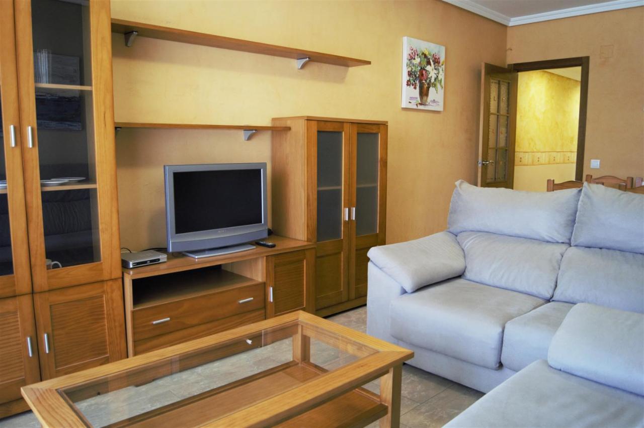Amplio Piso 8 Mts Mezquita - Wifi - A/C - Parking Apartment